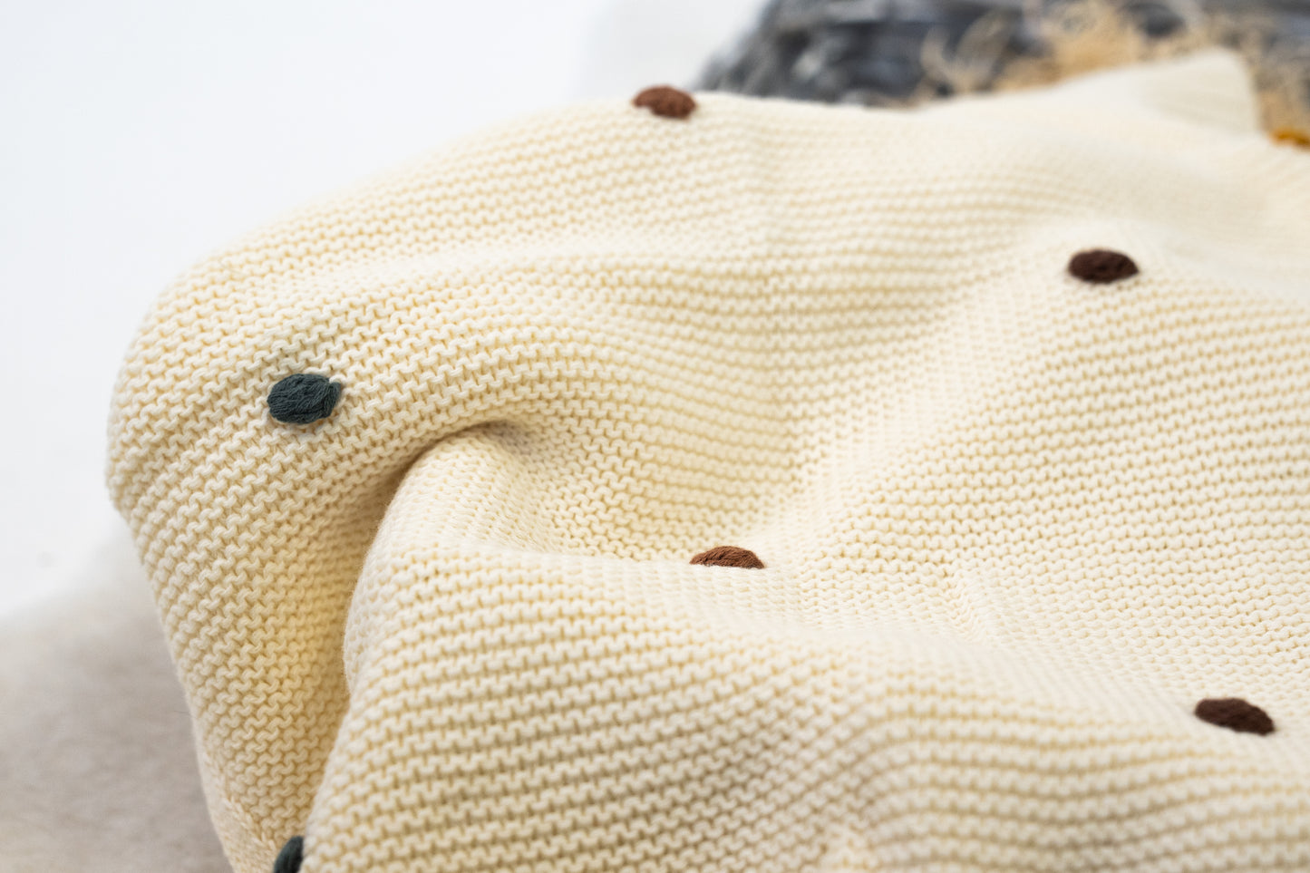 Knitted Blanket - Pom Pom