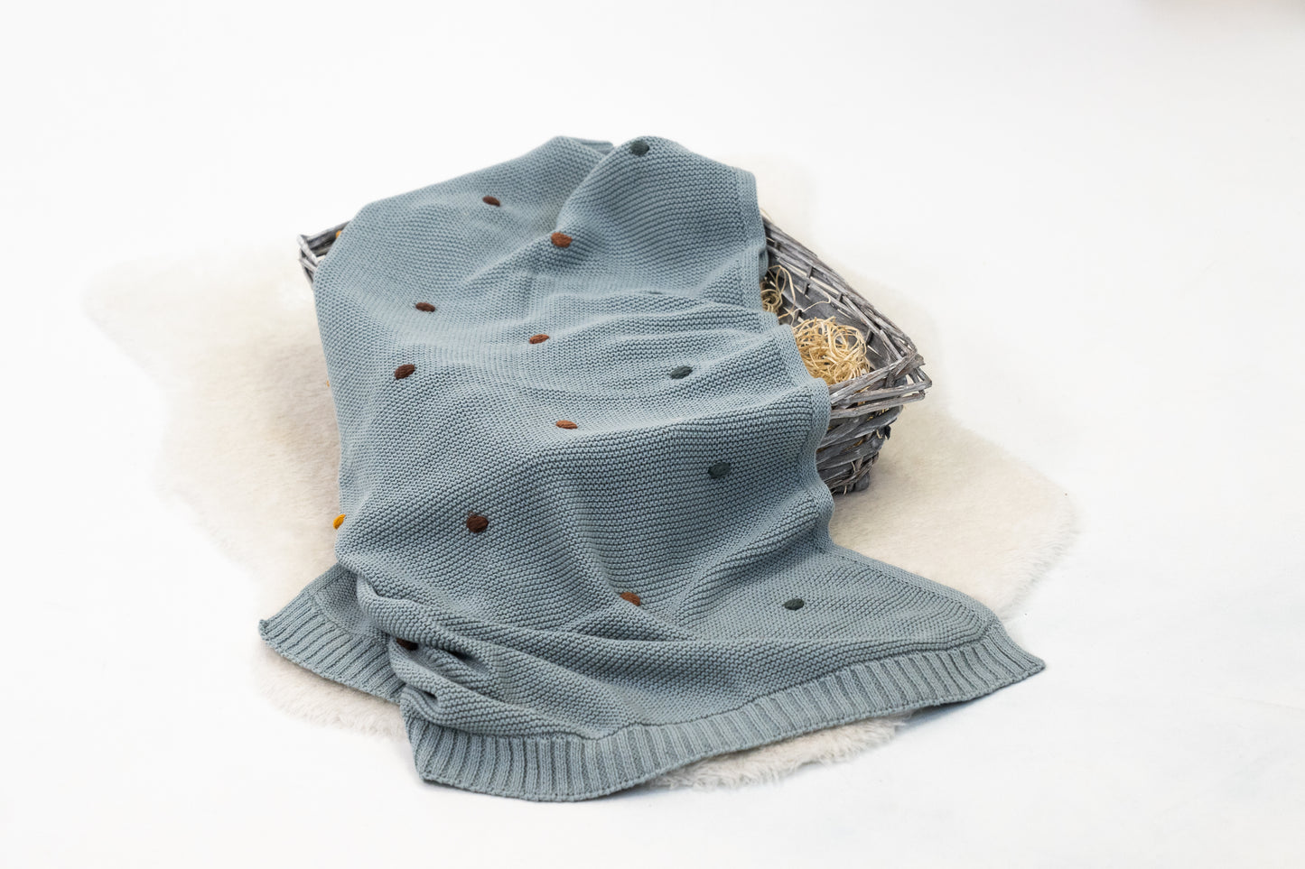 [Sea Blue] Knitted Blanket - Dotted PomPom Main View 1