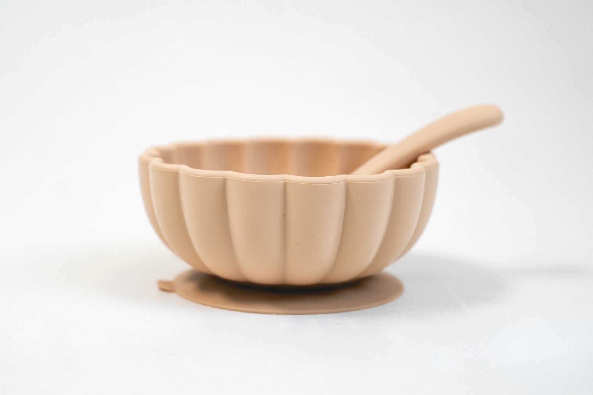 [Sand] Scallop_Suction_Bowl_-_Sand-3